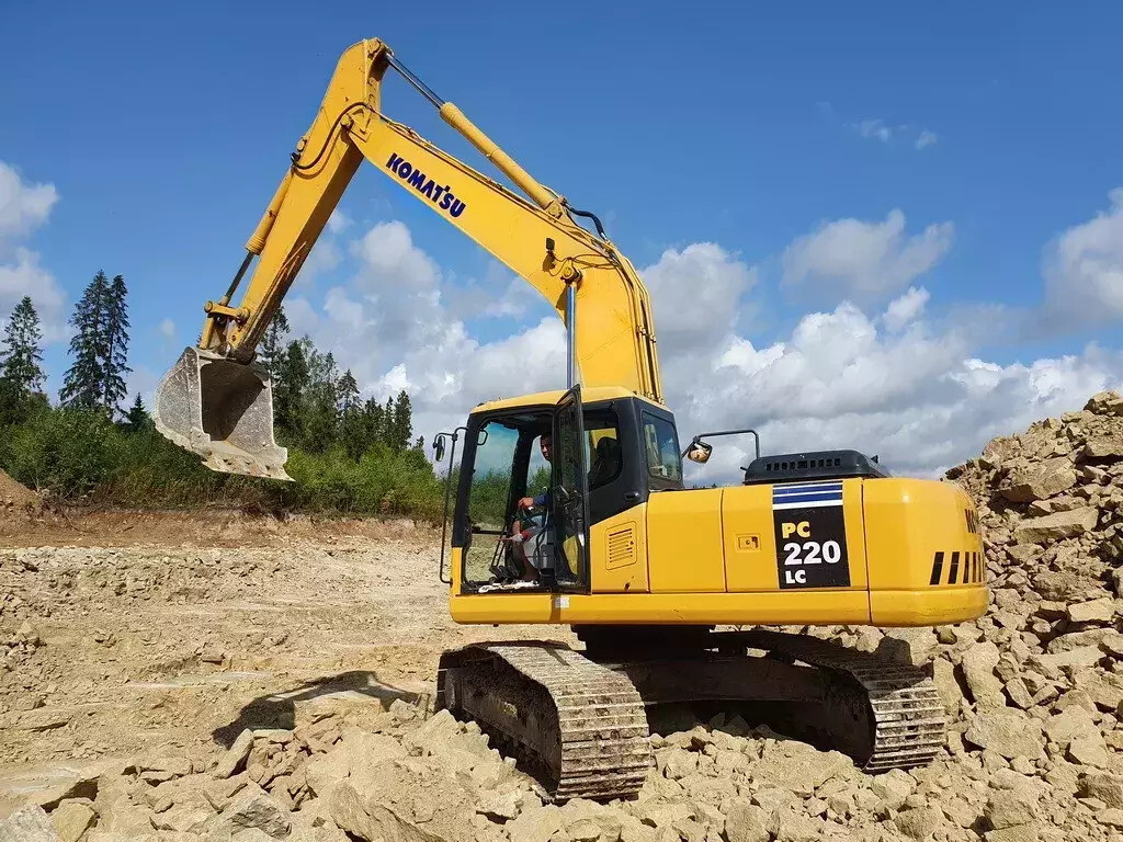 Фильтры RF для экскаватора KOMATSU PC220-7: надежность и долгосрочная эксплуатация Фильтры RF для экскаватора KOMATSU PC220-7: надежность и долгосрочная эксплуатация